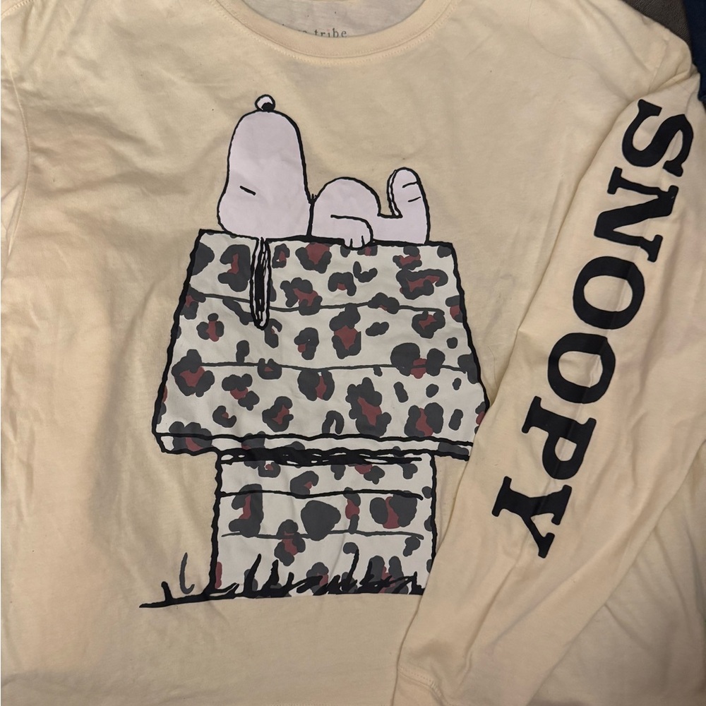 love tribe ~ Snoopy tee shirt - Picture 2 of 3